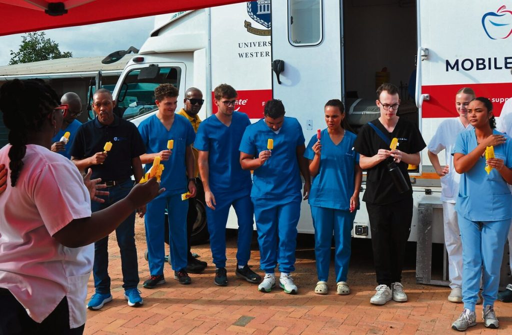A total of 15 dental students from the University of the Western Cape, under the supervision of three qualified dentists, took part in the dental day. Photo: Leandro Consani