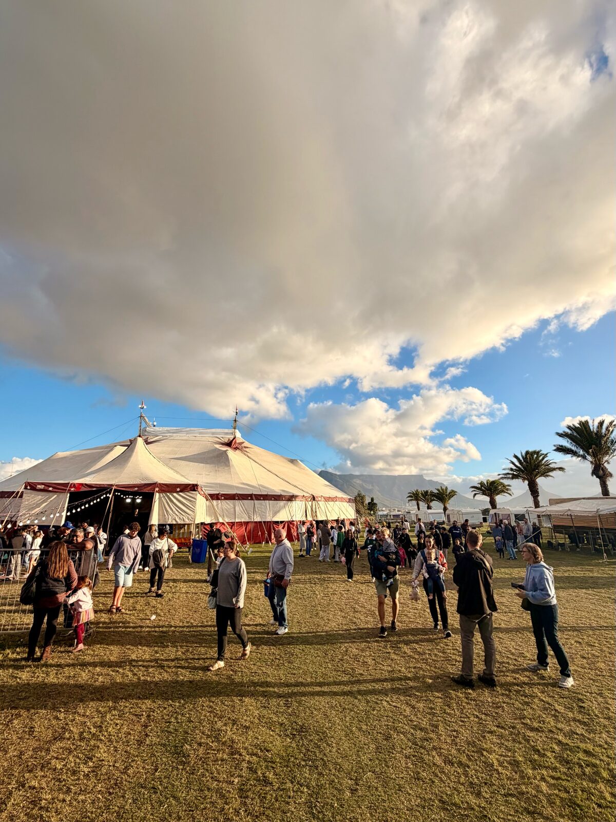 Crowds make their way into the circus grounds.