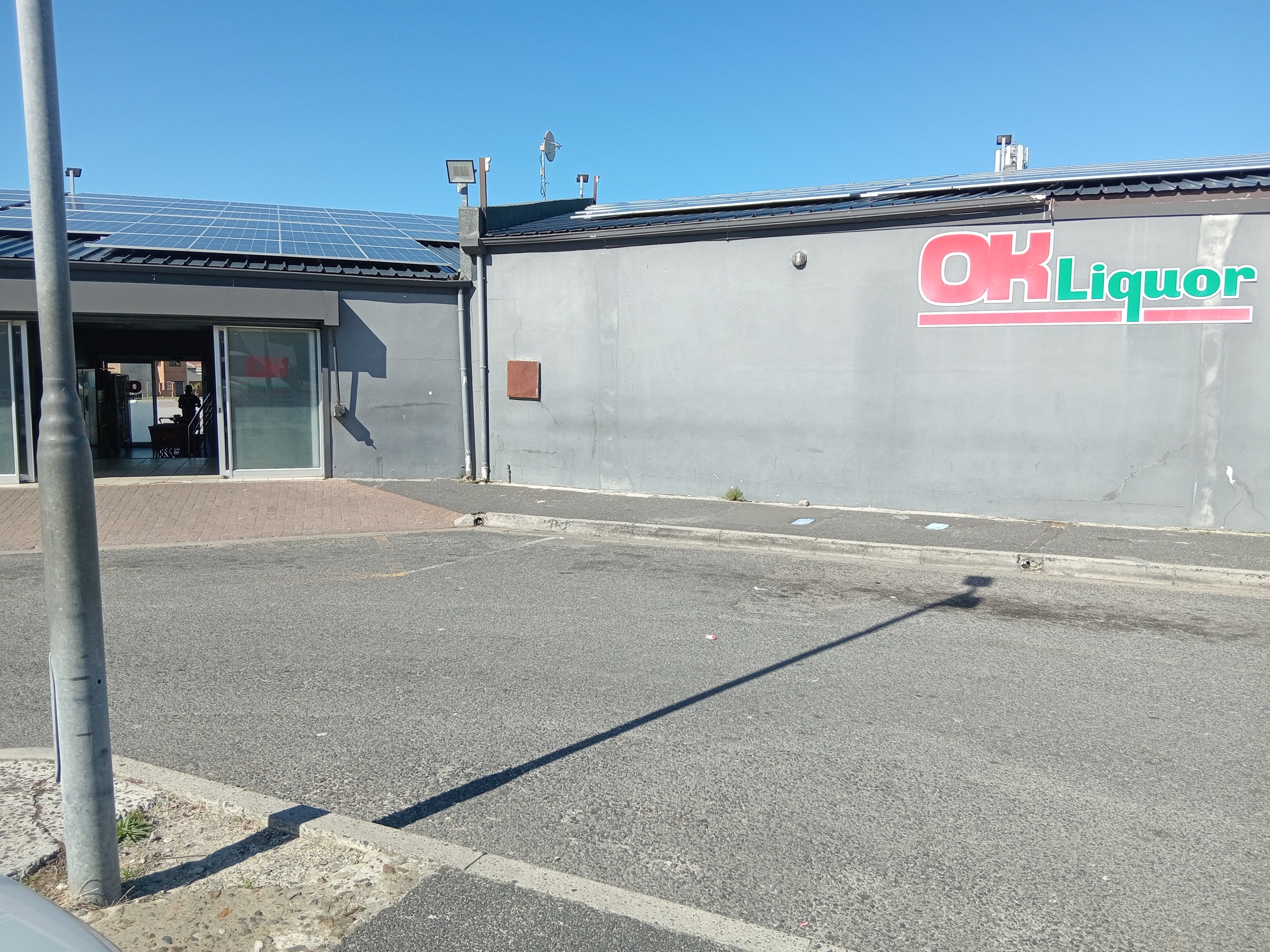 ok liiquorshop sign