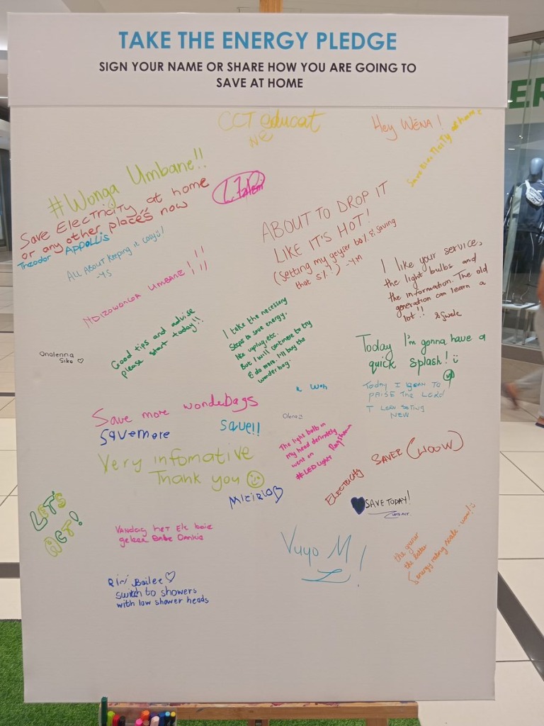 Visitors to the pop-up were asked to make an energy pledge.