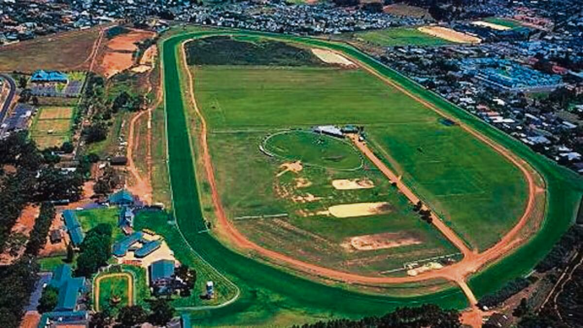 Plans to develop the Durbanville racecourse are being considered.