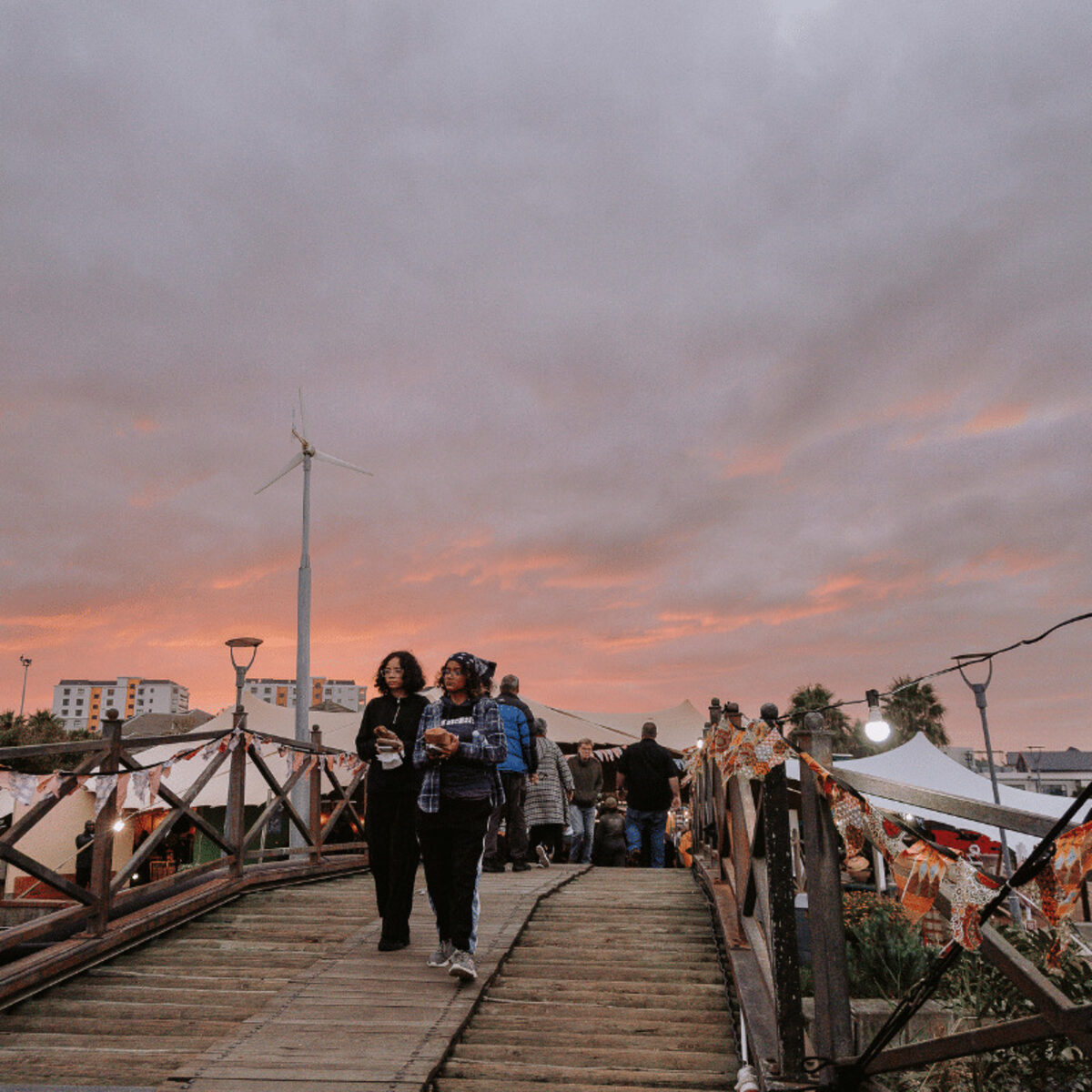 Families and friends can enjoy a cosy evening of shopping, music and comfort food at Intaka Island.