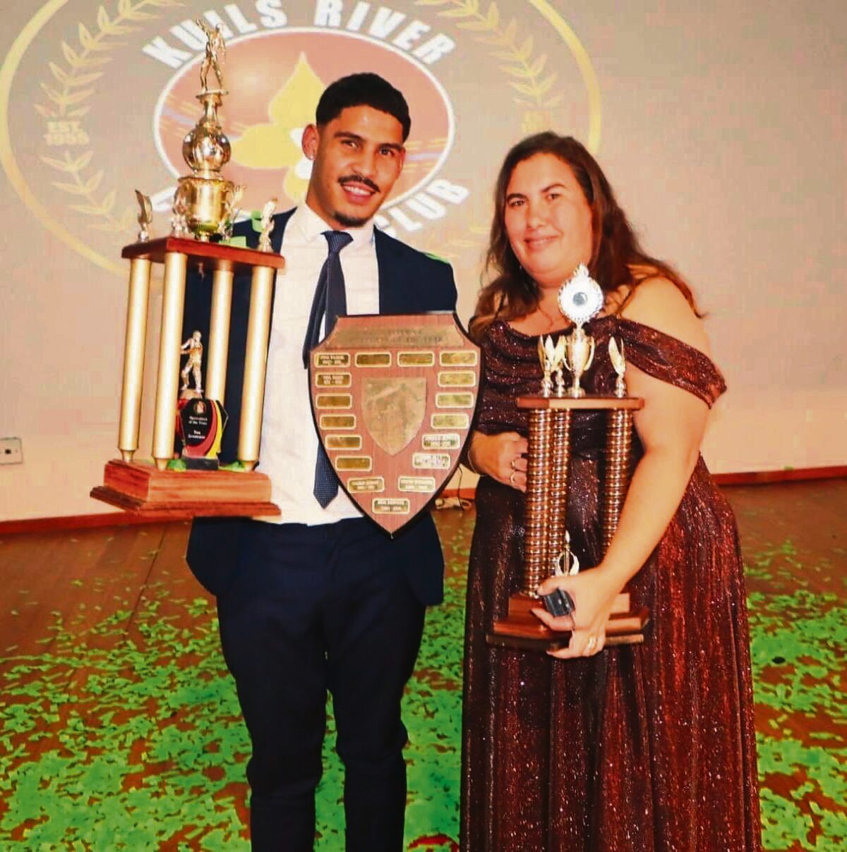 Award handover photo