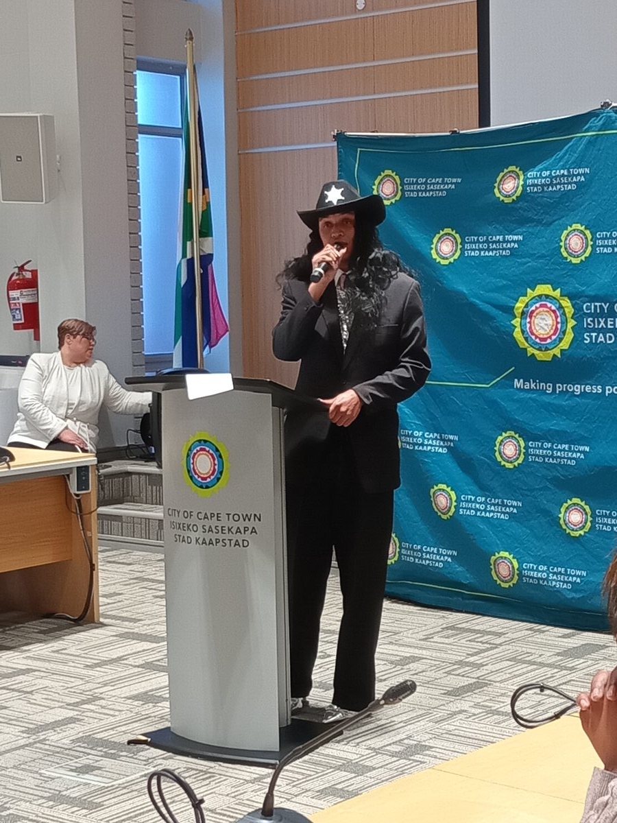 Singer Darwin of Tafelsig honoured the recipients with a song.