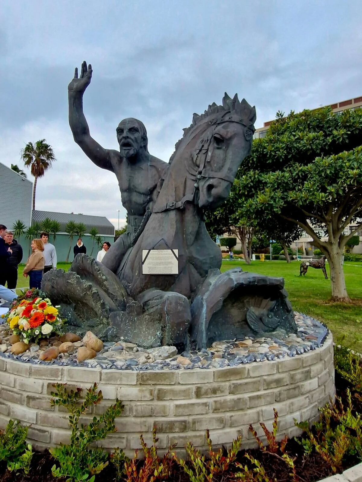 The statue of Wolraad Woltemade and his horse Vonk was unveiled at Loxton Heritage Park on 1 June marking 253 years since the legendary rescue attempt.