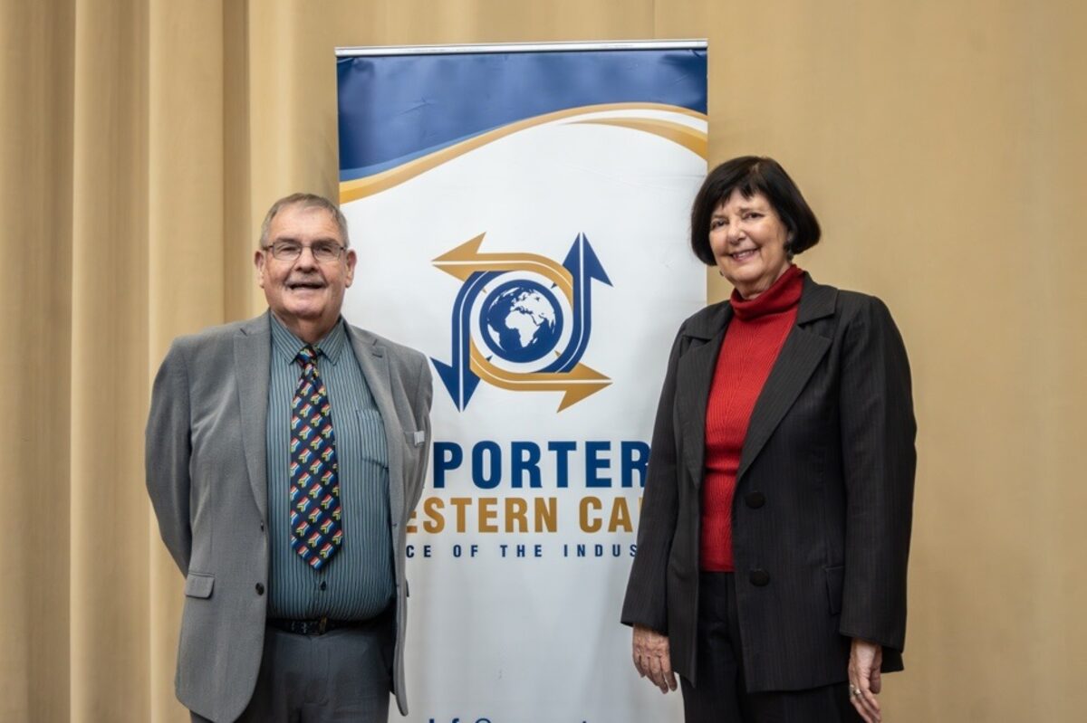Terry Gale, Exporters Western Cape Chairman, and Barbara Creecy, Minister of Transport.