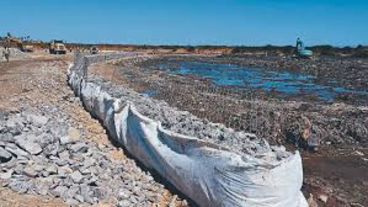 Construction continues on the Bayside Canal upgrade.