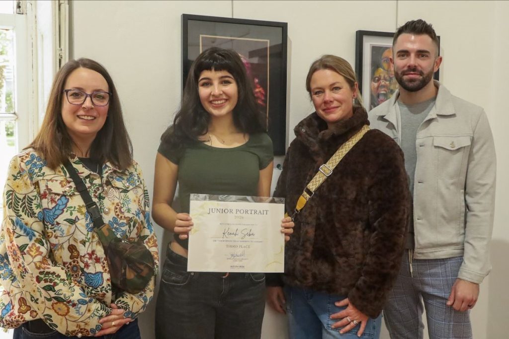 The third place winner, Kenah Seba is with the judges (from left) Yolandé Snyders, Carien Nepgen-Louw and JC Bolke.