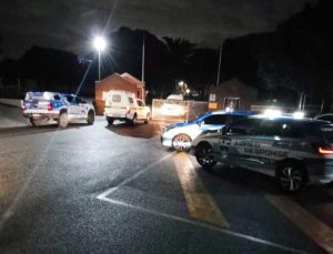 Minibus-rowers by Hoërskool Bellville betrap