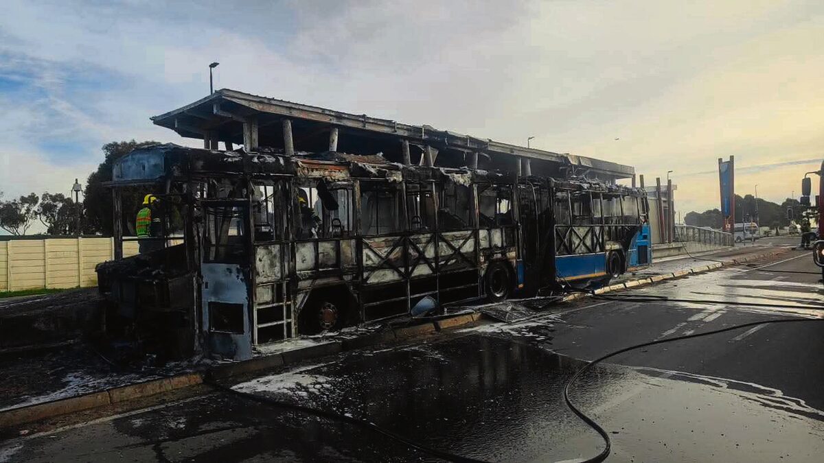 Killarney MyCiti bus fire causes major traffic disruption