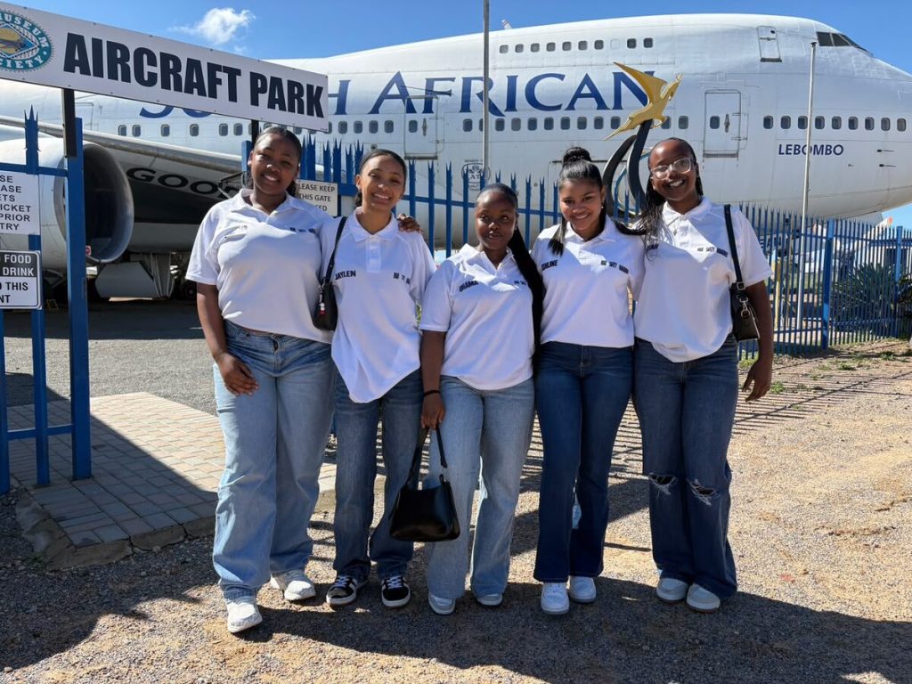 Soneike Gigh PET team at the SAA Museum