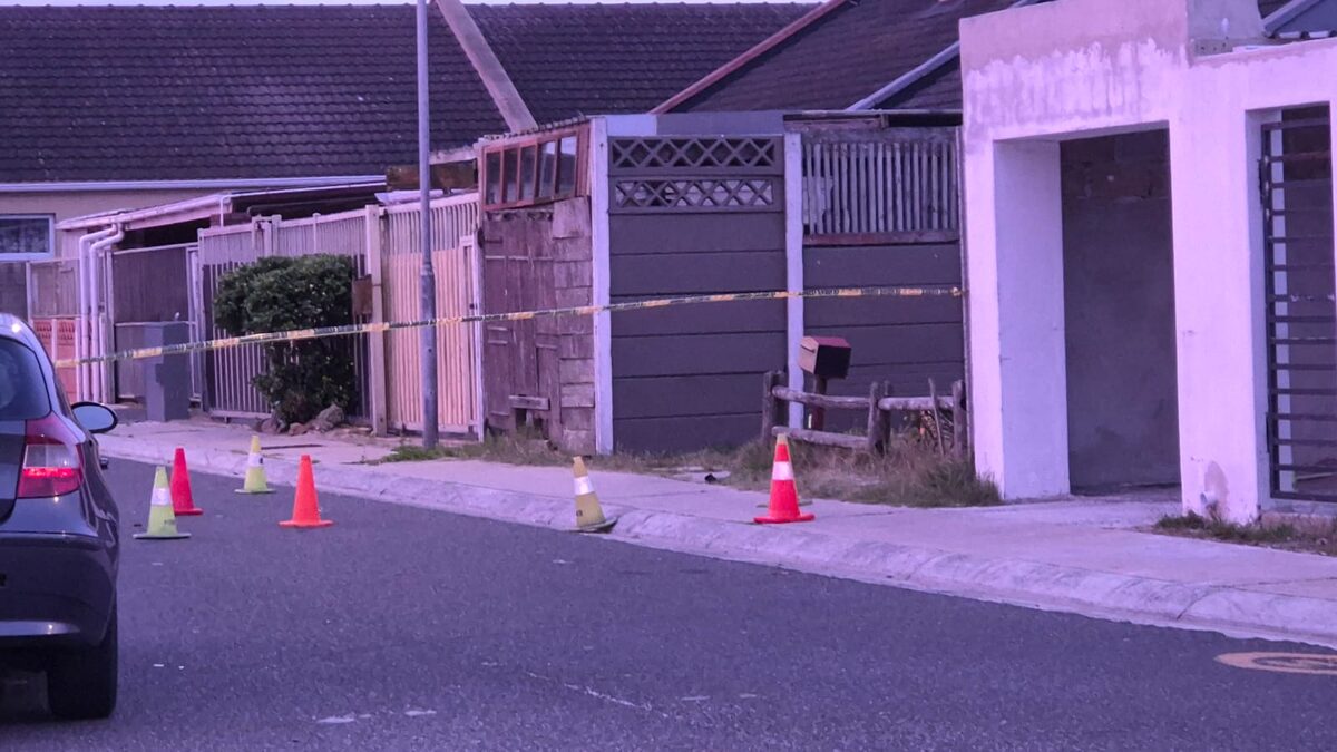 The house in Dingy Circle is cordoned off.