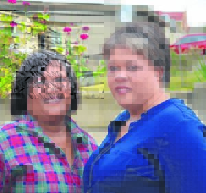 Ellen Pakkies kom praat oor dwelmverslawing