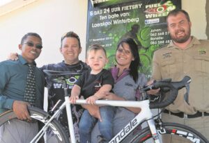 Sewe dae op fiets om skoolbus weer te laat ry