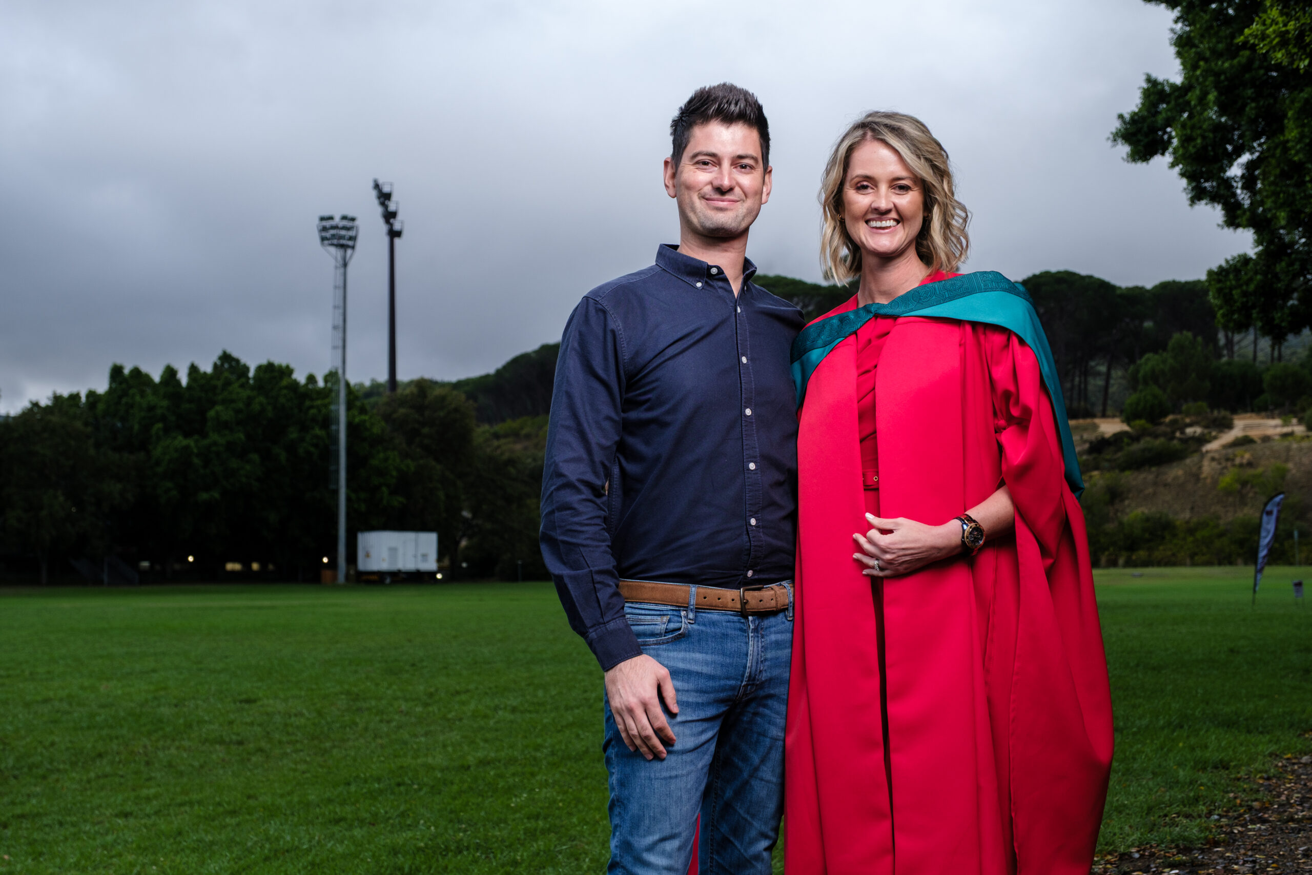 Dr Mariëtte Botha en haar broer Martin Mans. • ‘n Nier-skenking deur Mans het Botha se lewe gered en in haar in staat gestel om haar doktorsgraad te kry.