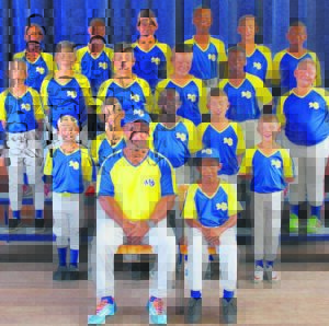 Innes spog met 18 bofbalspelers