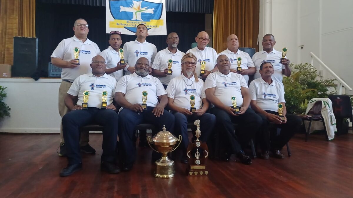 The Kariega Klawerjas Union made a clean sweep at the recent South African Klawerjas Board of Control annual Inter-Union tournament held at the Uitenhage Town Hall.