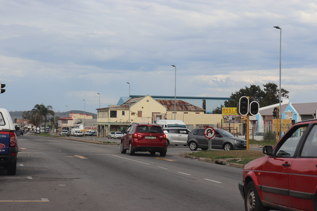 The Durban Street and Baird Street traffic intersection sees many cars use the intersection on weekdays as it is located in front of Winterberg Primary School. The vandalised traffic light is located on Durban Street.