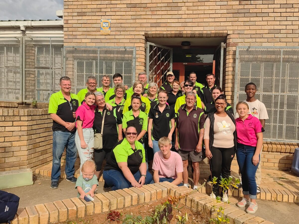 The Uitenhage Lions Club members responsible for the clean-up initiative.