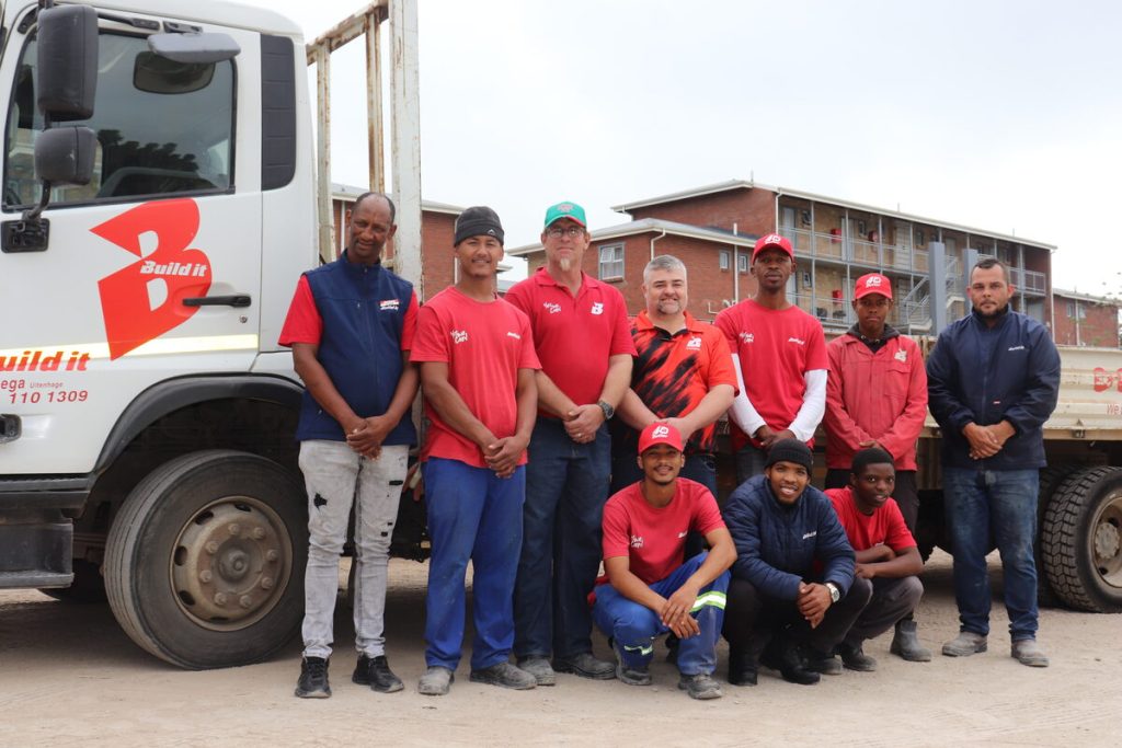 The Build It Kariega ground staff.