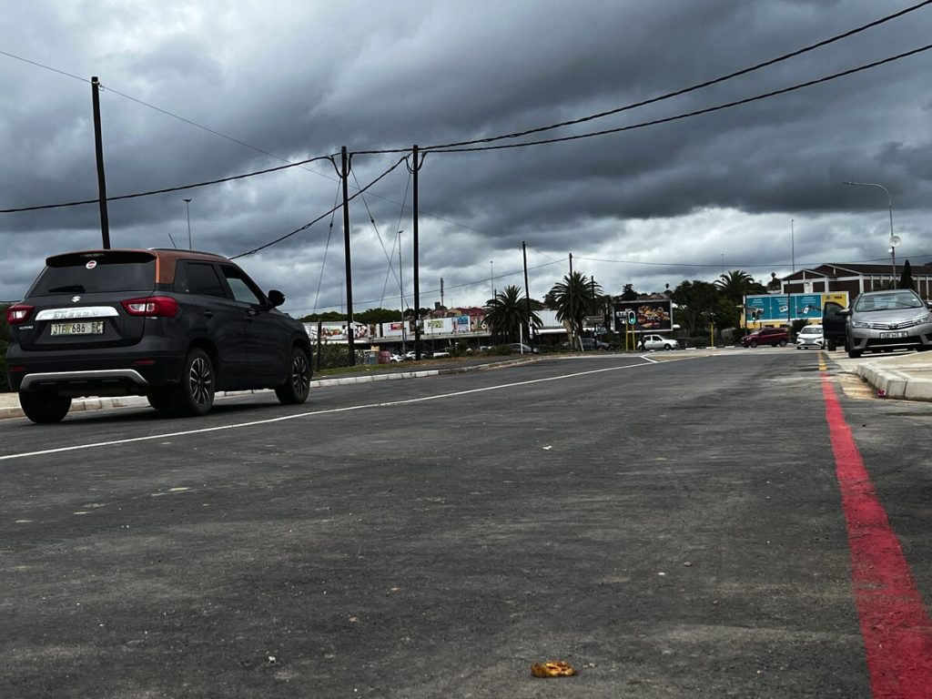 The NMBM Executive Mayor has opened the KwaNobuhle bridges. (AFTER)