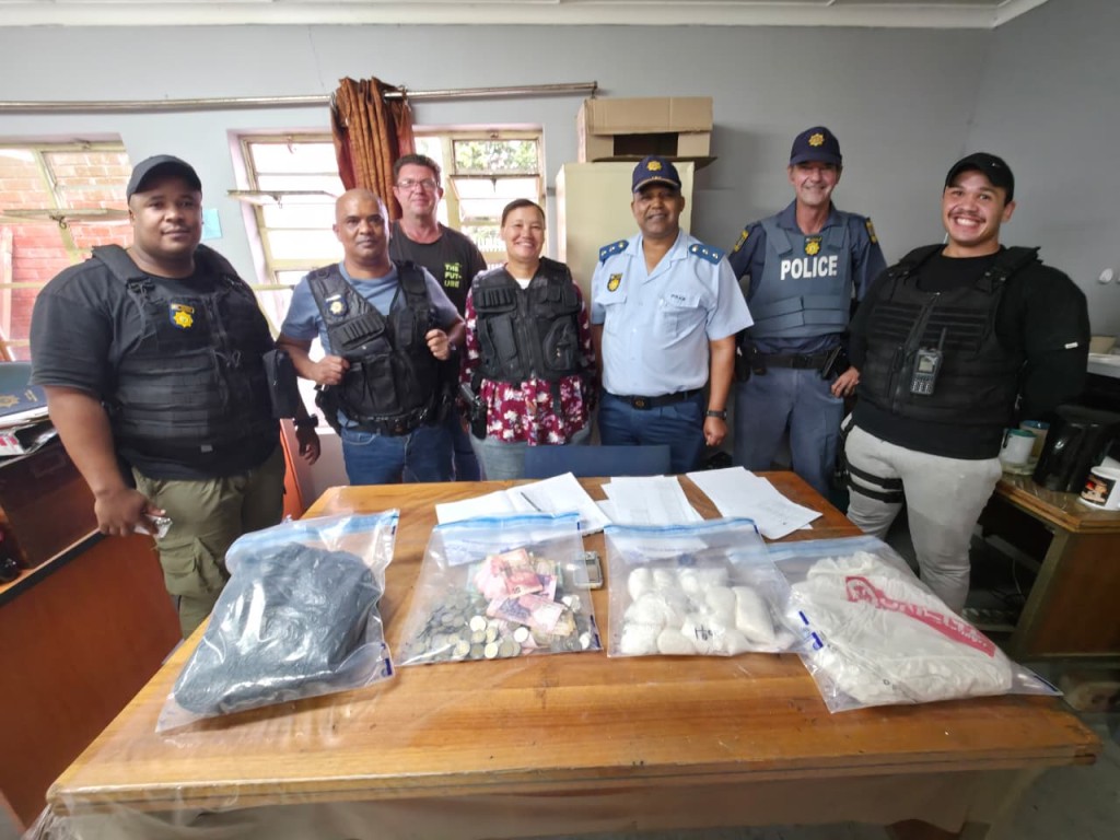 SAPS Kariega Crime Prevention members seized a large quantity of drugs.