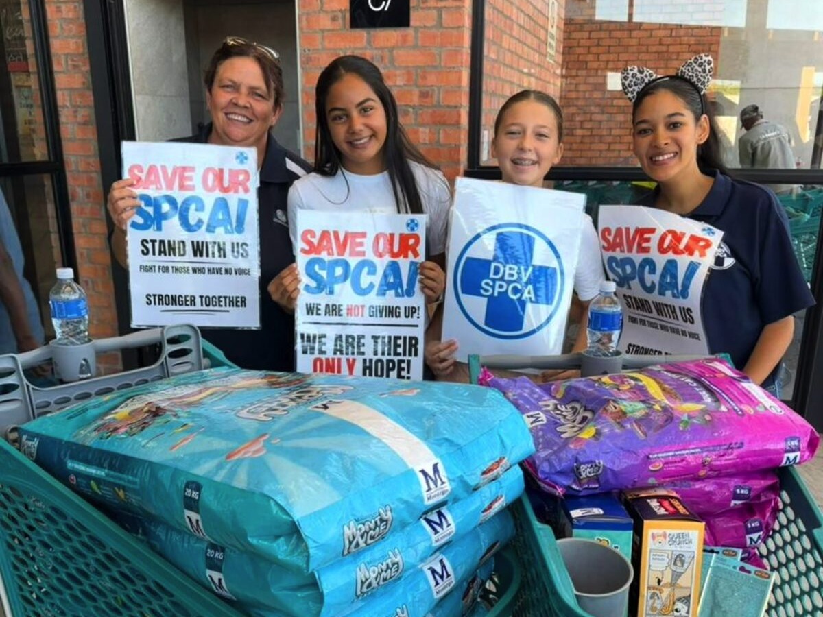 Pictured are Ronel Britz (Corkwood Mall manager), Kaylee van Heerden (volunteer), Cara Chain (volunteer) and Tarren Peterson (SPCA management committee member) of the SPCA Uitenhage branch.