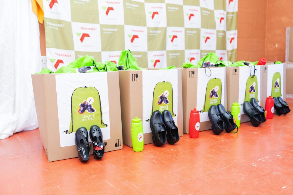 A total of 208 pairs of school shoes were handed over last week to J.N. Tulwana Primary School in KwaNobuhle, Kariega, by Transnet.