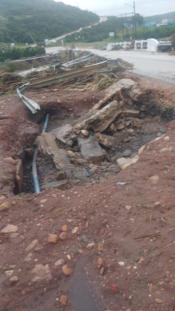 NSRI St Francis Bay warns the public to stay away from the Kromme River as flooding continues to wreak havoc across the Kouga municipal area.
