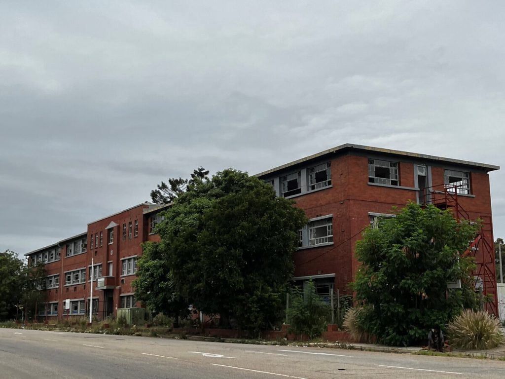 The looted building on Stow Road continues to remain vacant, as Transnet allegedly finalise rental deal.