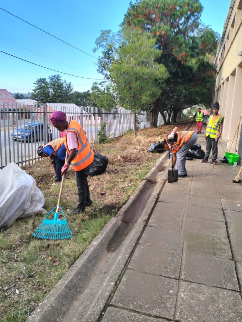 Kariega Work Readiness team cleaning Winterberg School grounds, refurbishing flower beds, cleaning classrooms and polishing passages.