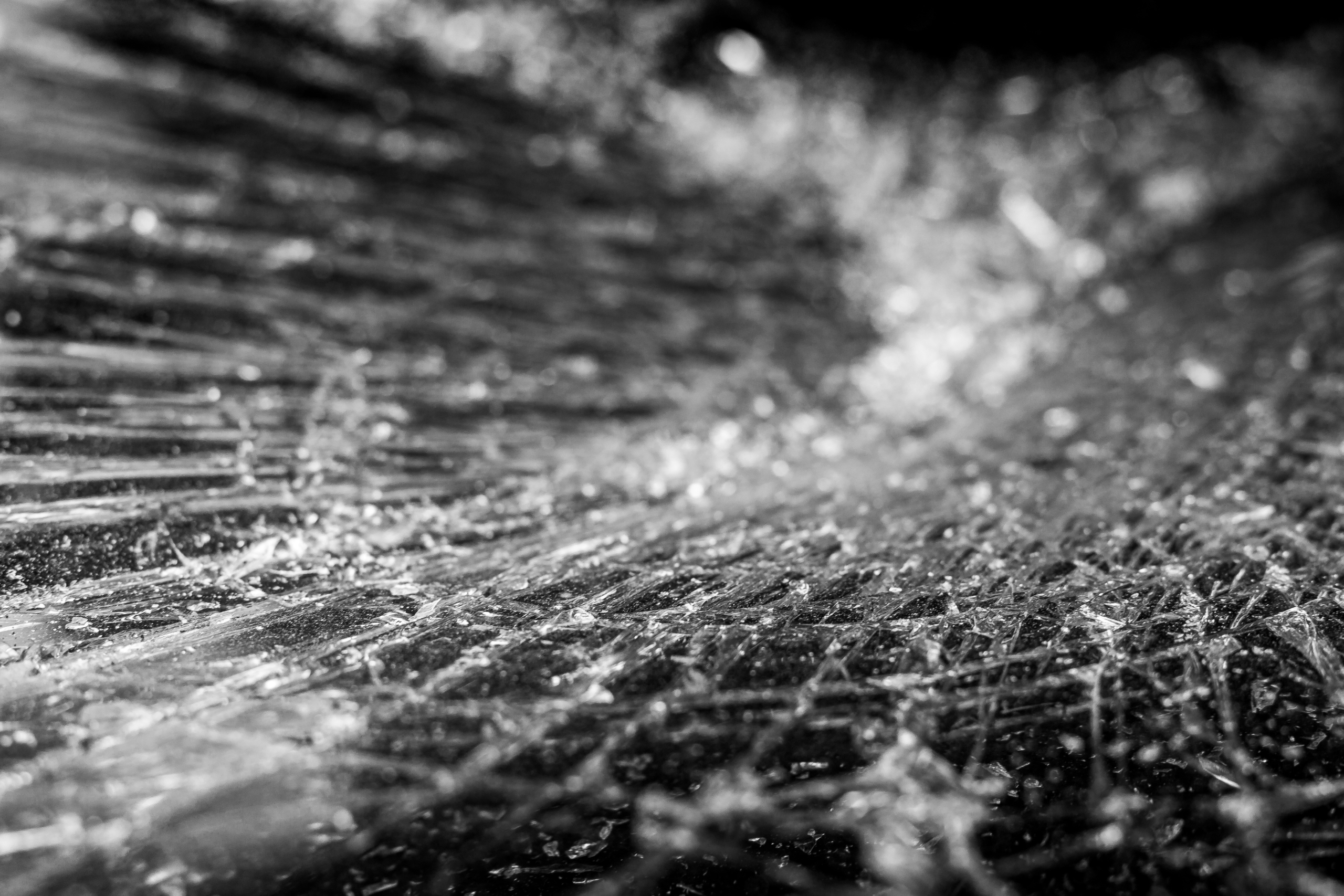 Motorists using the R75 freeway behind Despatch are urged to stay vigilant after vehicles pelted with stones.