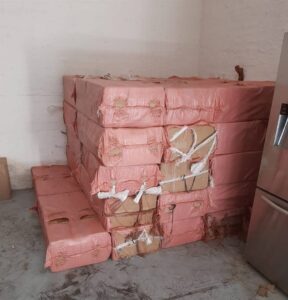 Versteekte kompartement in vragmotor stampvol sigarette van R900 000