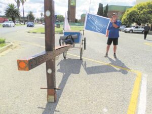 SA met boodskap deurkruis