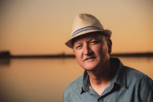 The light within believers is to help rescue those with absence of hope