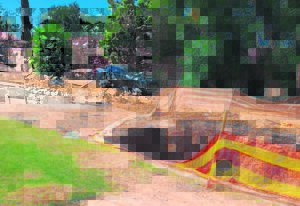 Massive sinkhole in Cactus Street a real threat