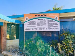 Ál minder van swembad oor