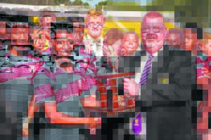 Verdien hul klop op die skouer