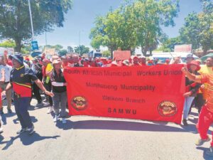 Irate workers slam mayor