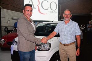 Man met hart vir welsyn wen motor