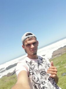 Hennenman-verdagte onder huisarres geplaas