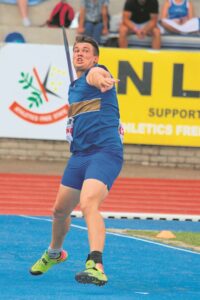 Seuns volg in pa se voetspore