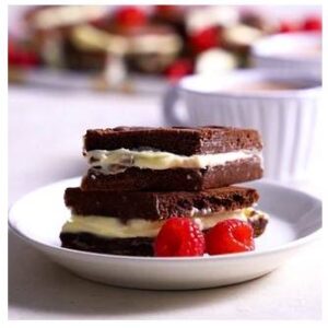 Bederf die huismense met ’n kaaskoek-brownie