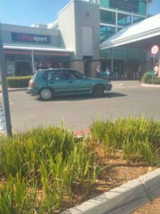 Chaos heers op parkeerterrein