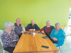 Kuier saam soos familie