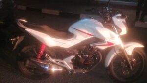 Motorfietsdiewe op heterdaad betrap