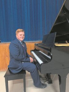 Flinke vingers ken pad oor die klawers