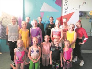 Dans goud én silwer los op verhoog