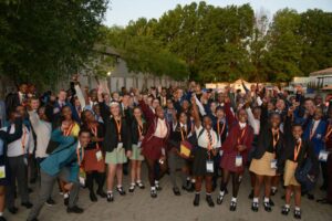 Welkom-slimkoppe ding mee met res van wêreld