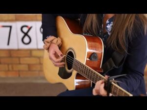 Onderwyser se musiek dra boodskap